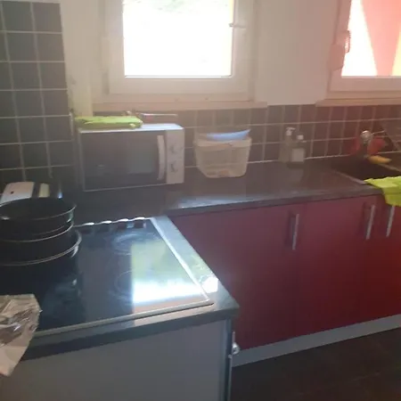 Close To Airport Apartment *